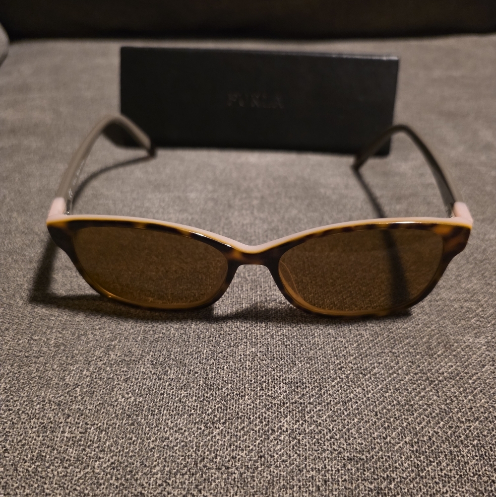 Furla womens cat eye sunglasses. 2 tone Havana pink with brown colorway.
